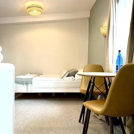 Spring 1-bedroom With View * ורשה